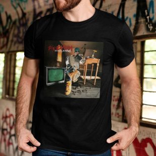 Vintage Retro Style Ghetto Blaster Cassette Record T-Shirt